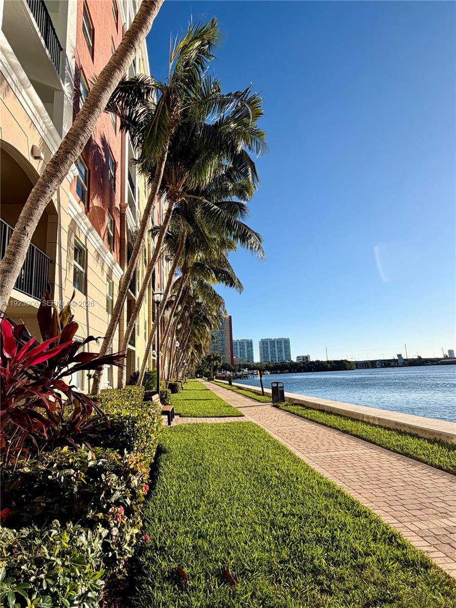 PORTO BELLAGIO CONDO - Residential