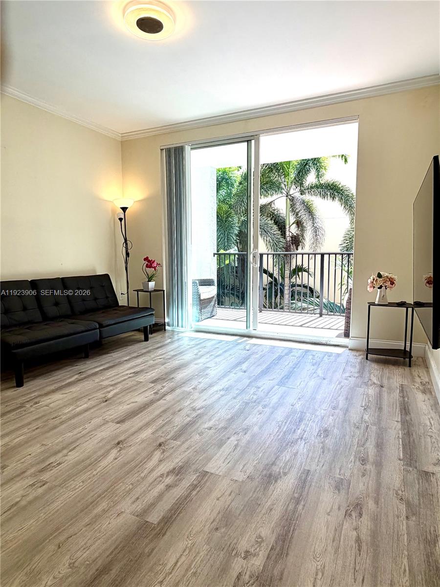 Spacious and beautifully furnished 1-bedroom, 1-bathroom residence in the charming Porto Bellagio community. Ideally situated in the heart of Sunny Isles Beach, just steps away from the ocean, this home offers private and direct access to a shopping plaza with a supermarket and a variety of shops.
Recently renovated andready to move in. 
Washer and dryer in the
apartment.The unit includes three  assigned parking spaces. The condominium provides exceptional amenities: a newly upgraded gym, two heated swimming pools, a jacuzzi, barbecue areas, and a business center. 
Pets are welcome, and top-rated schools are within walking distance.
TENANT OCCUPIED. 24HR NOTICE REQUIRED