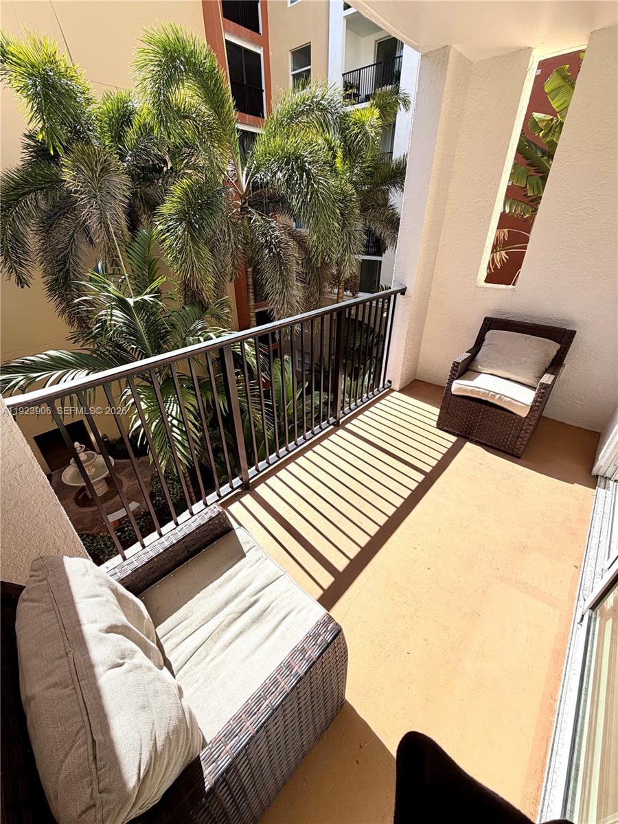 PORTO BELLAGIO CONDO - Residential