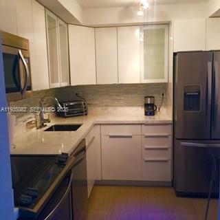 DELVISTA TOWERS CONDO - Residential