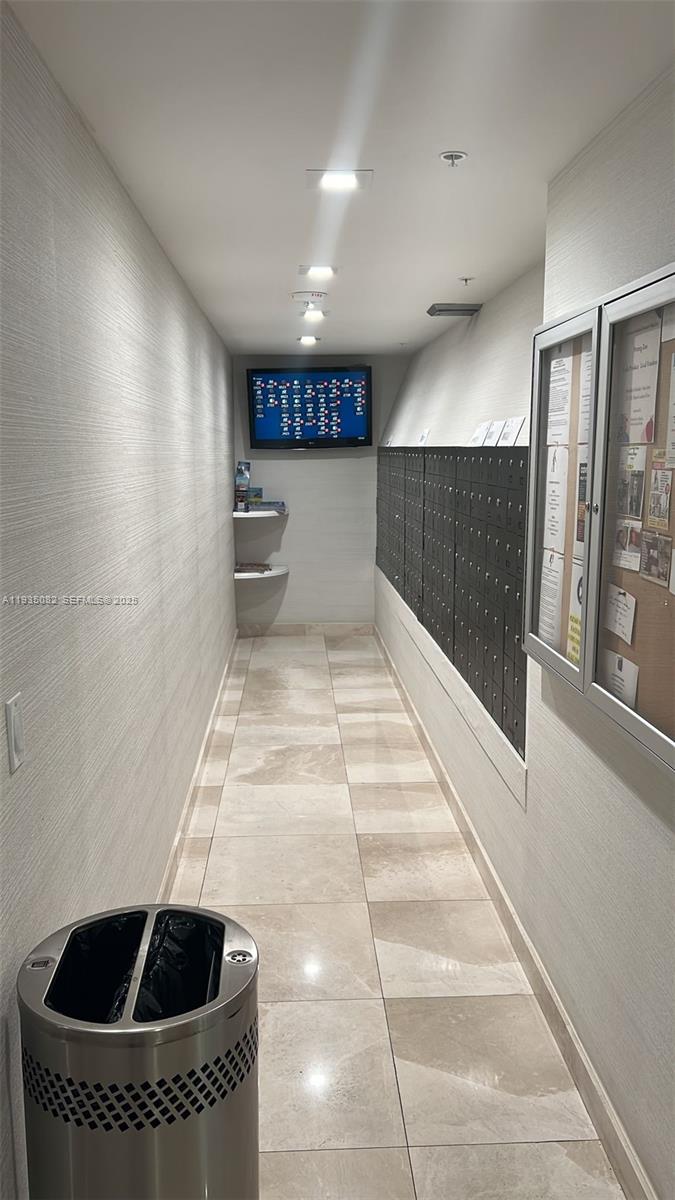 DELVISTA TOWERS CONDO - Residential