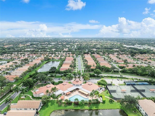 GROVE VILLAGE - Residential