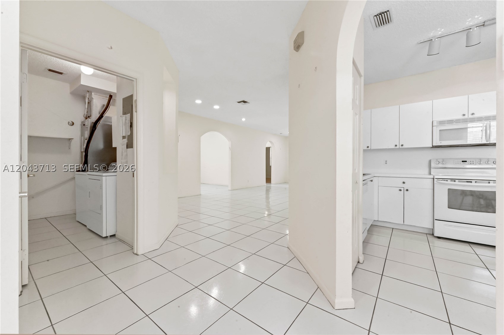 GROVE VILLAGE - Residential