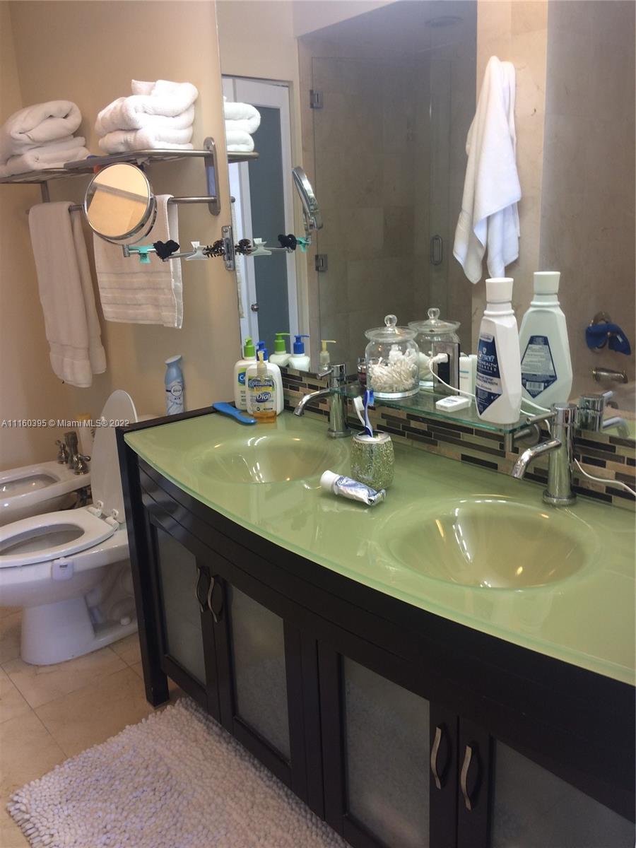 AKOYA CONDO - Residential Lease
