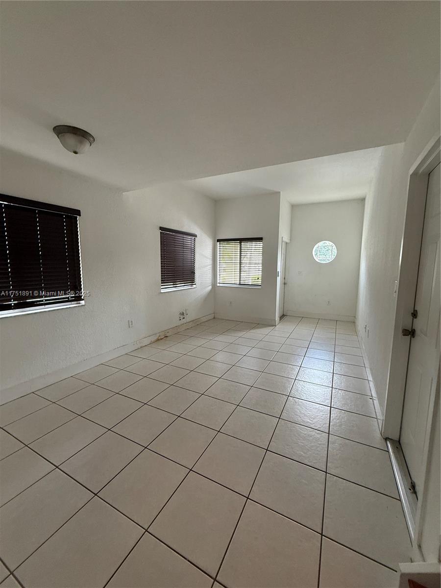 LAKES BY THE BAY JAY - Residential Lease