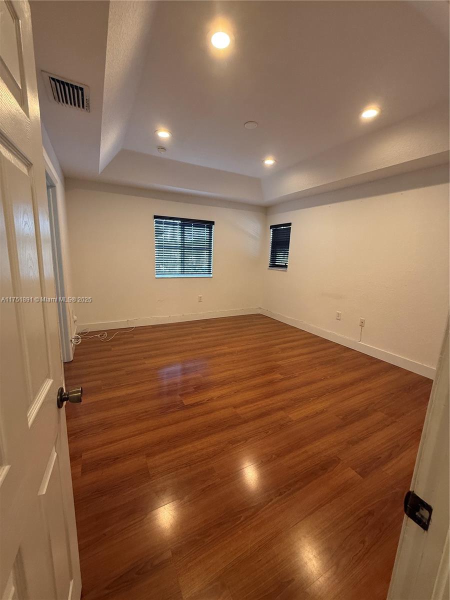 LAKES BY THE BAY JAY - Residential Lease