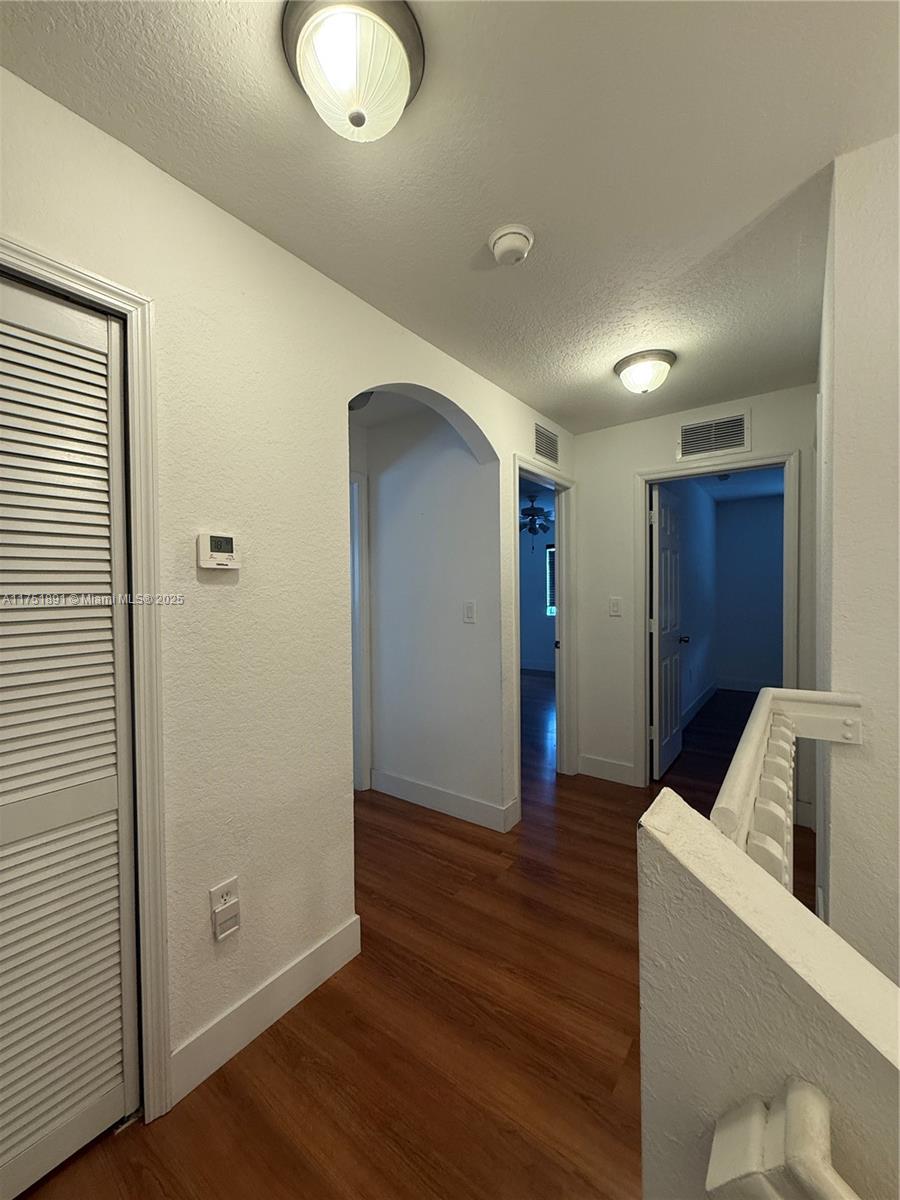 LAKES BY THE BAY JAY - Residential Lease