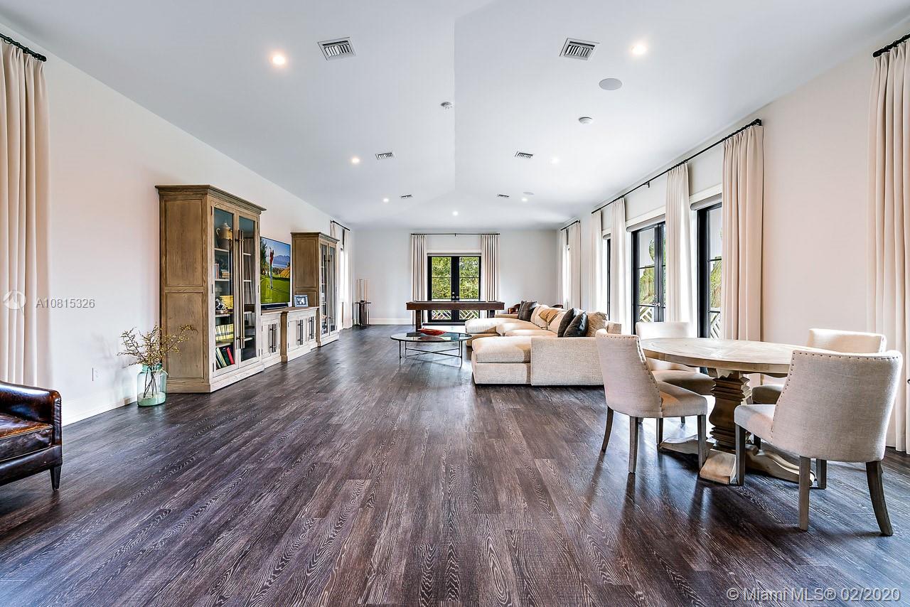 ADMIRALS COVE - Residential