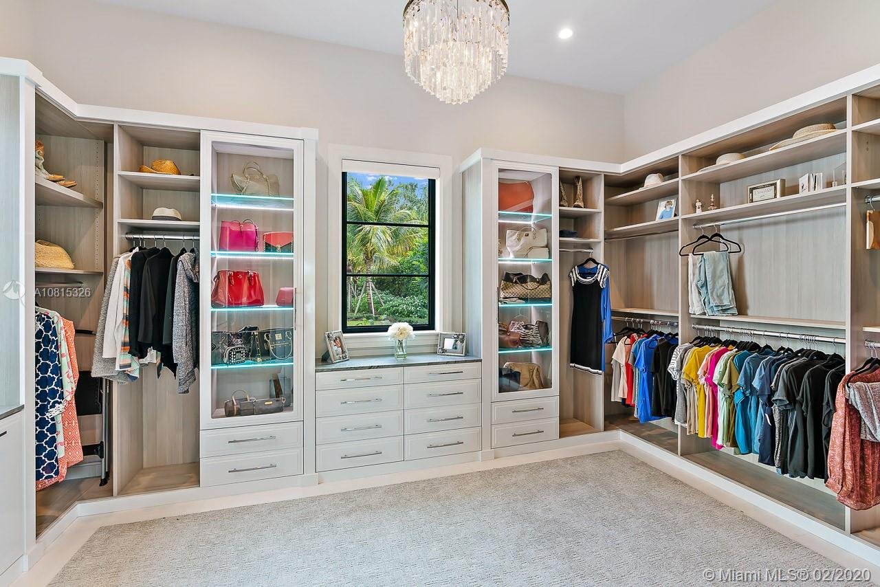 ADMIRALS COVE - Residential