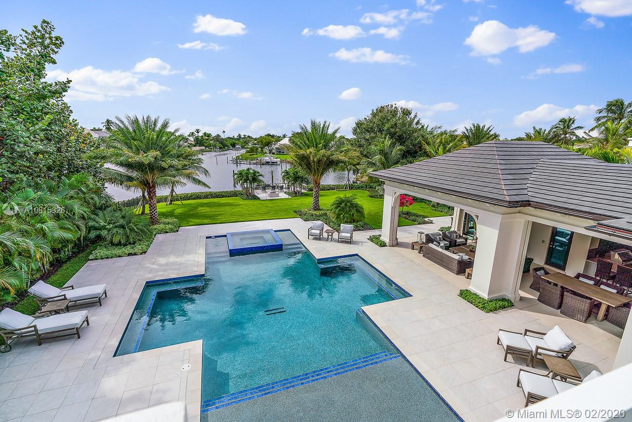 ADMIRALS COVE - Residential
