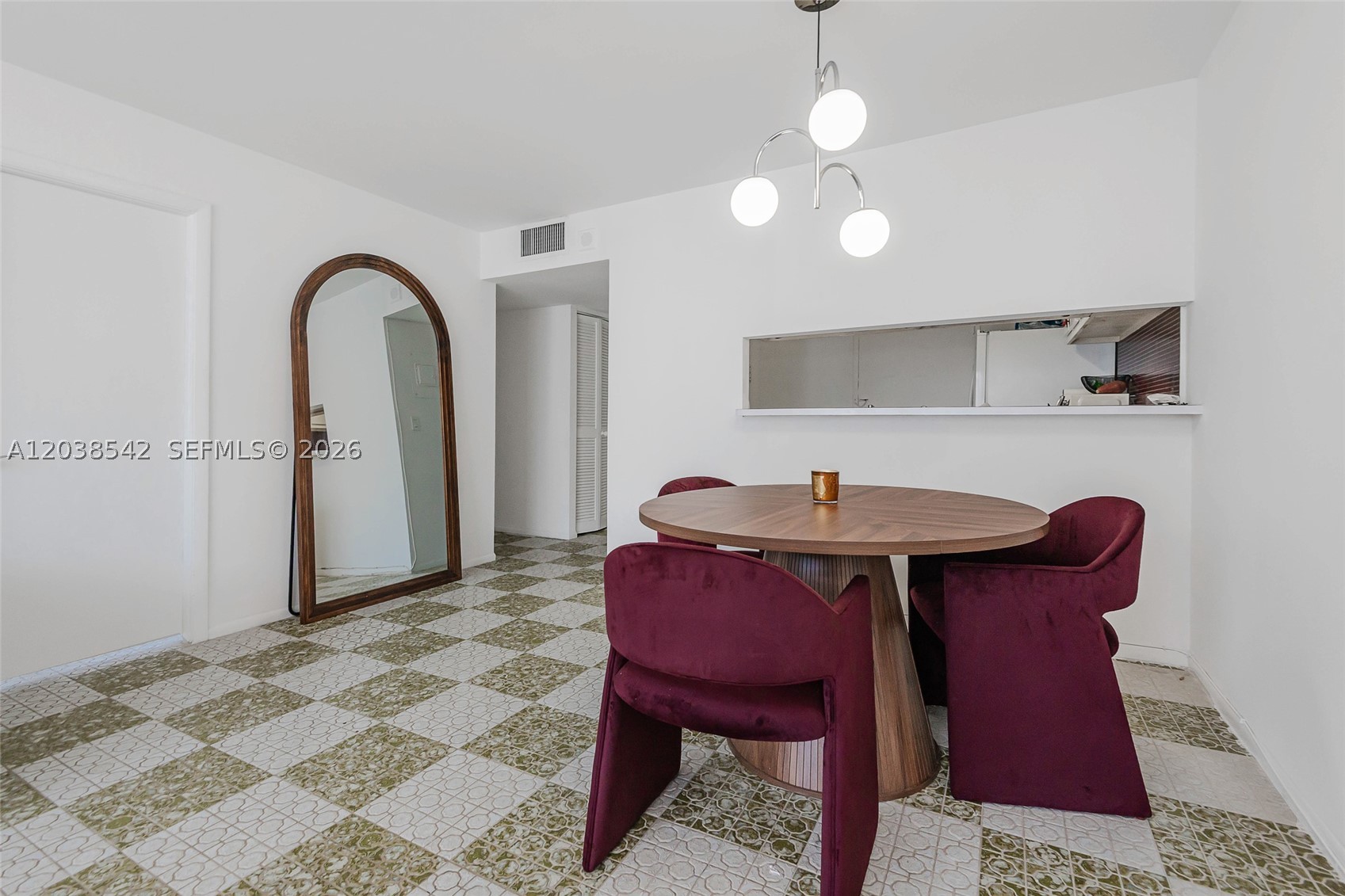 THE PRESIDENTIAL CONDO - Residential