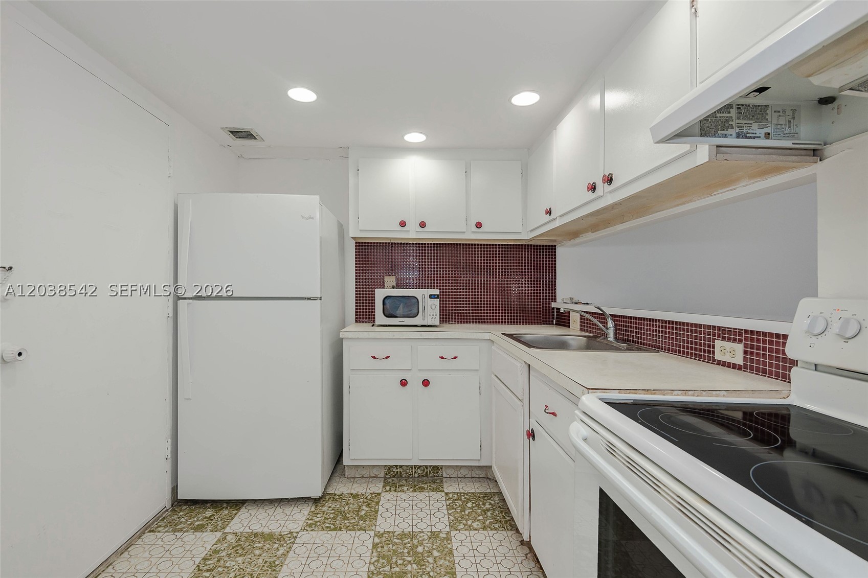 THE PRESIDENTIAL CONDO - Residential