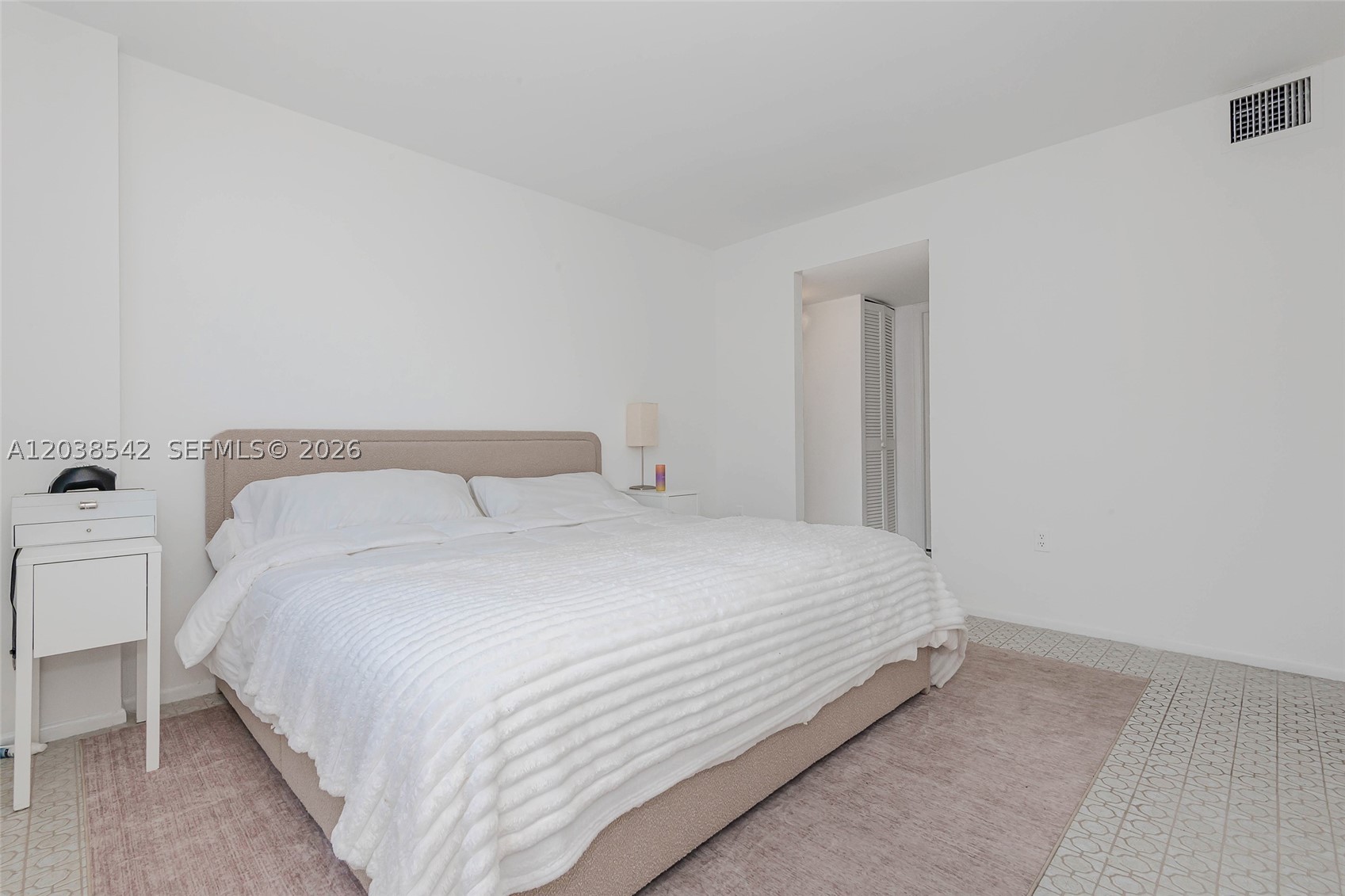 THE PRESIDENTIAL CONDO - Residential