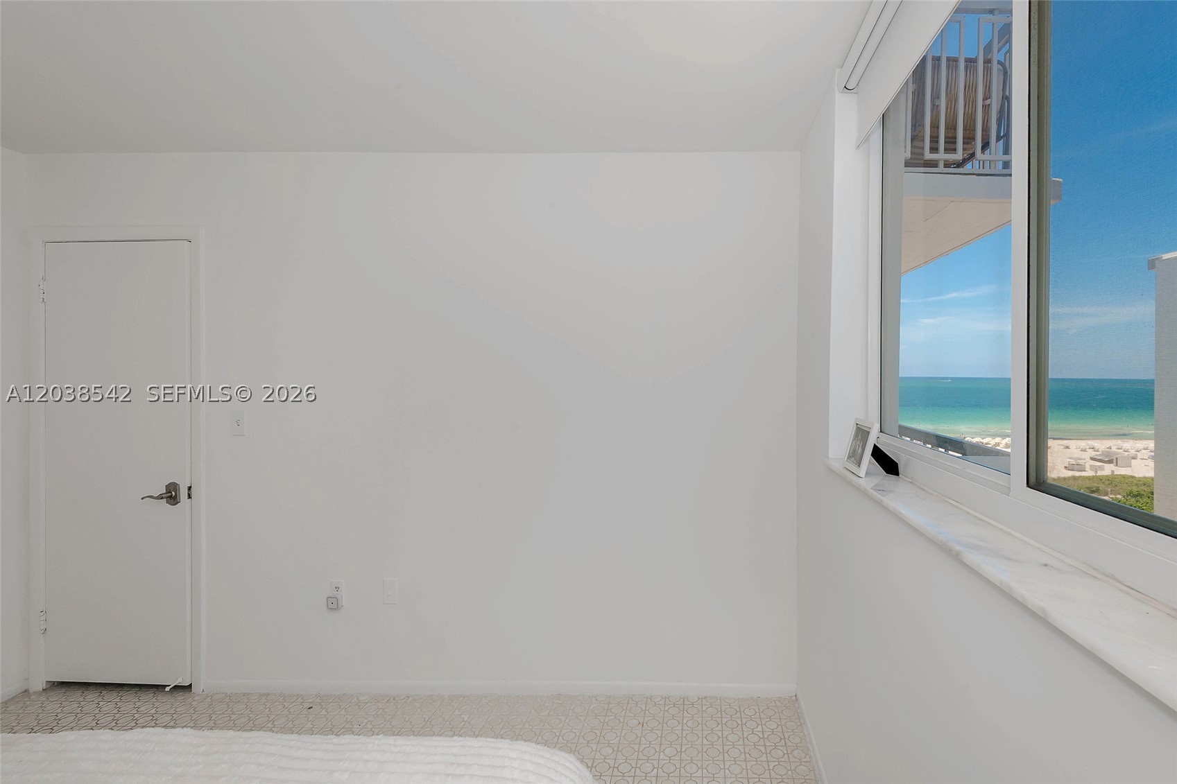 THE PRESIDENTIAL CONDO - Residential