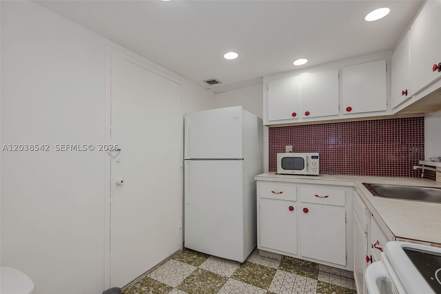 THE PRESIDENTIAL CONDO - Residential