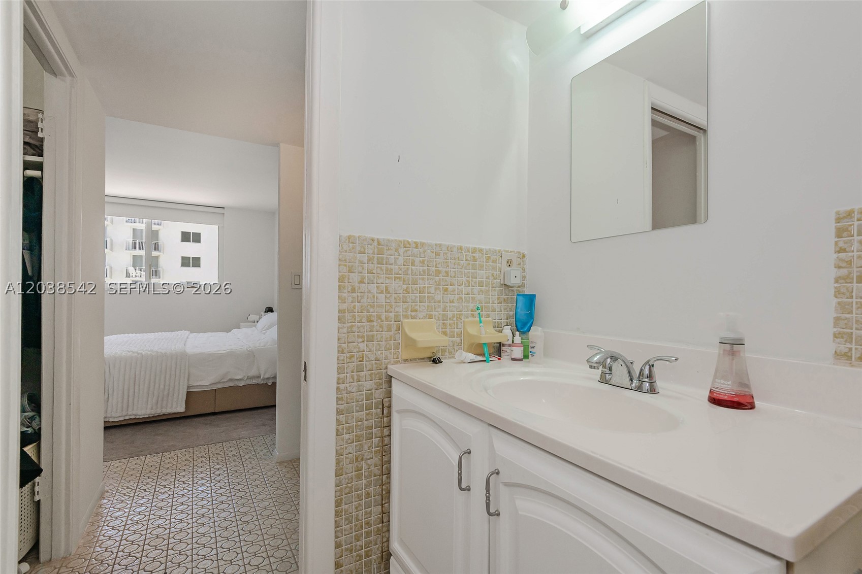 THE PRESIDENTIAL CONDO - Residential