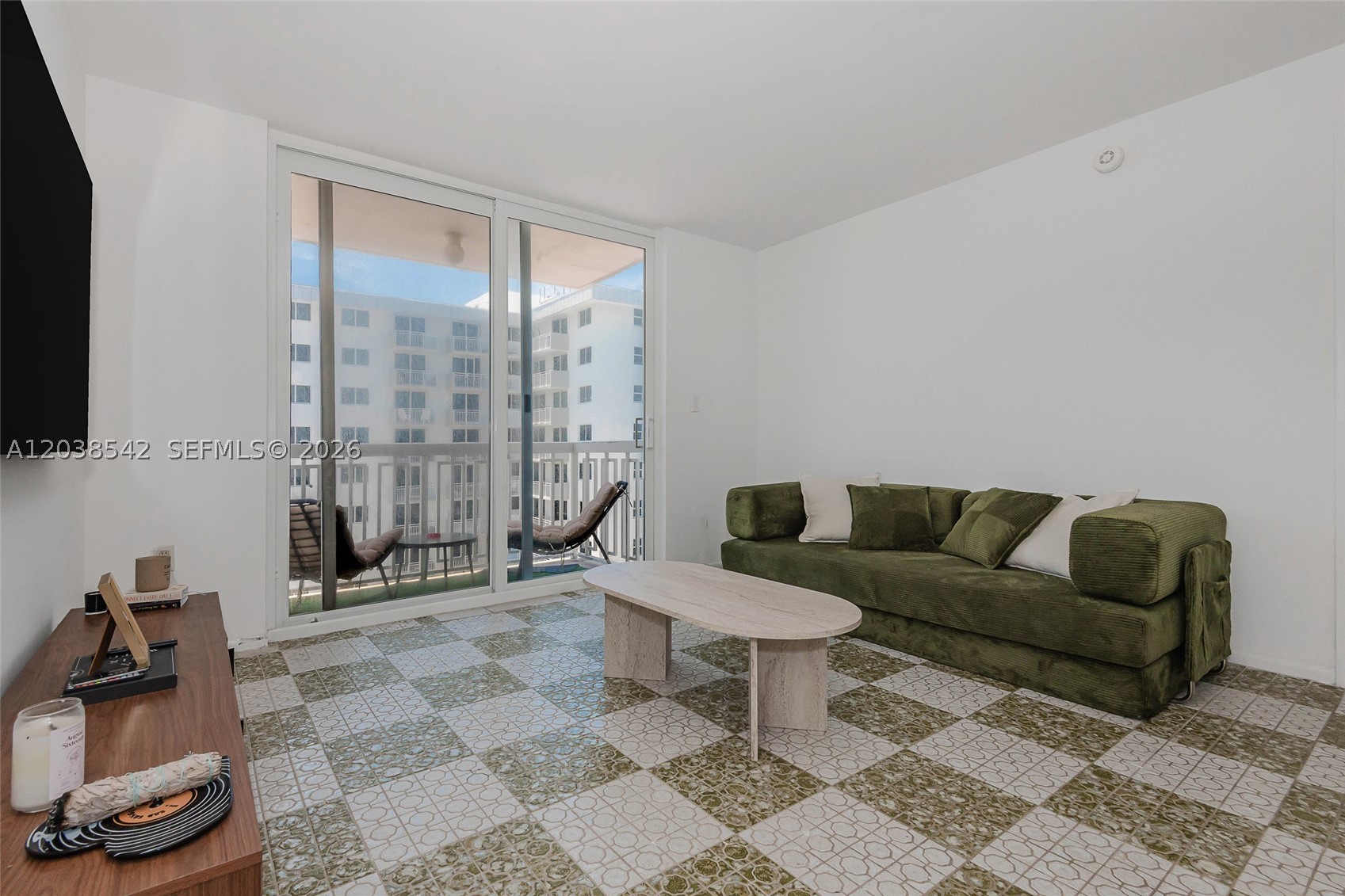 THE PRESIDENTIAL CONDO - Residential