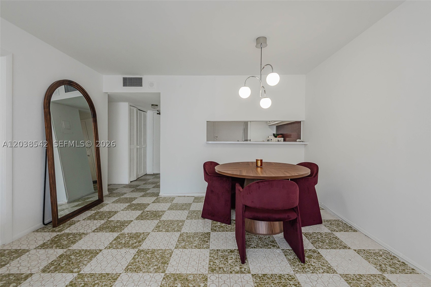 THE PRESIDENTIAL CONDO - Residential