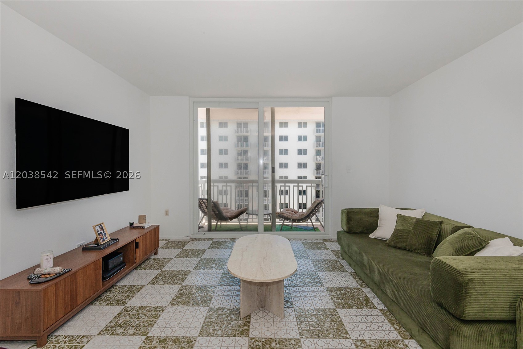 THE PRESIDENTIAL CONDO - Residential