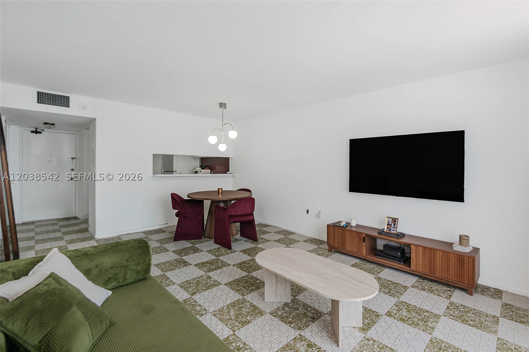 THE PRESIDENTIAL CONDO - Residential