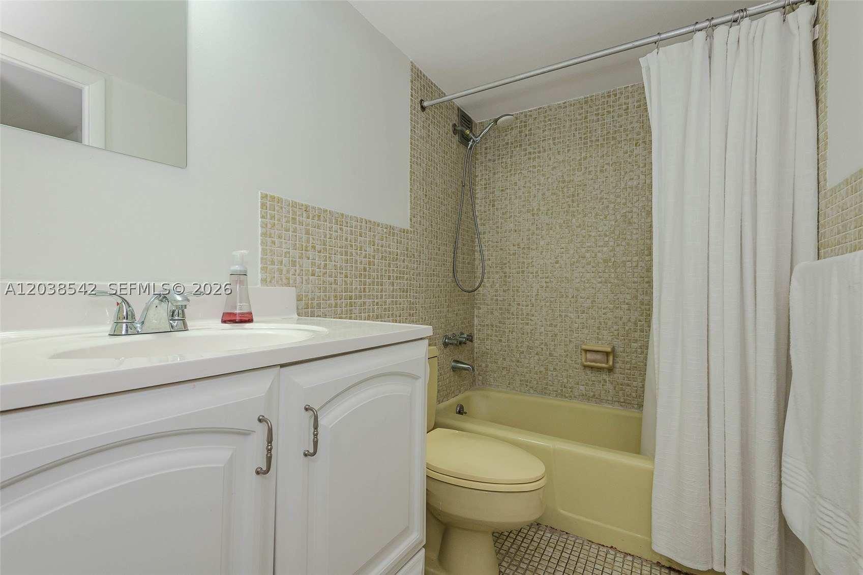 THE PRESIDENTIAL CONDO - Residential