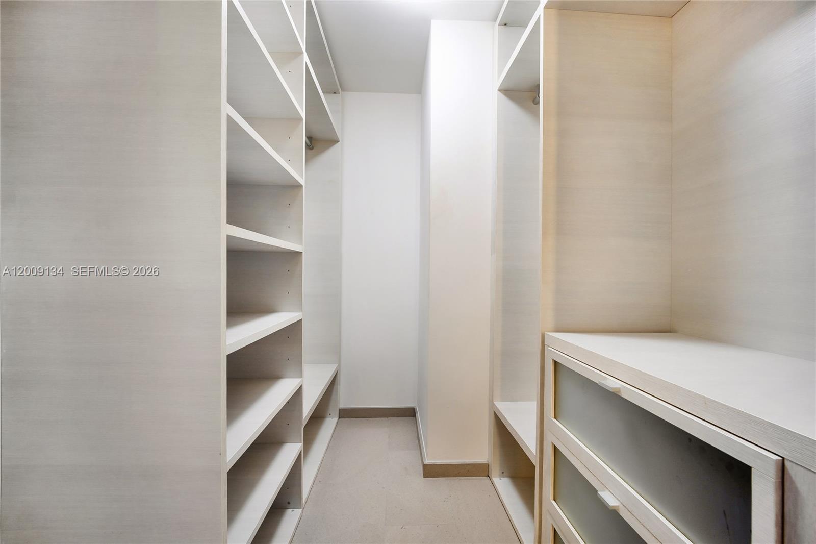 RISE CONDO - Residential
