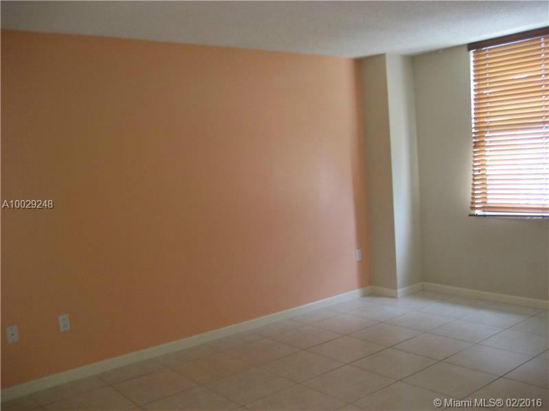 BRICKELL BAY CLUB CONDO - Residential Lease