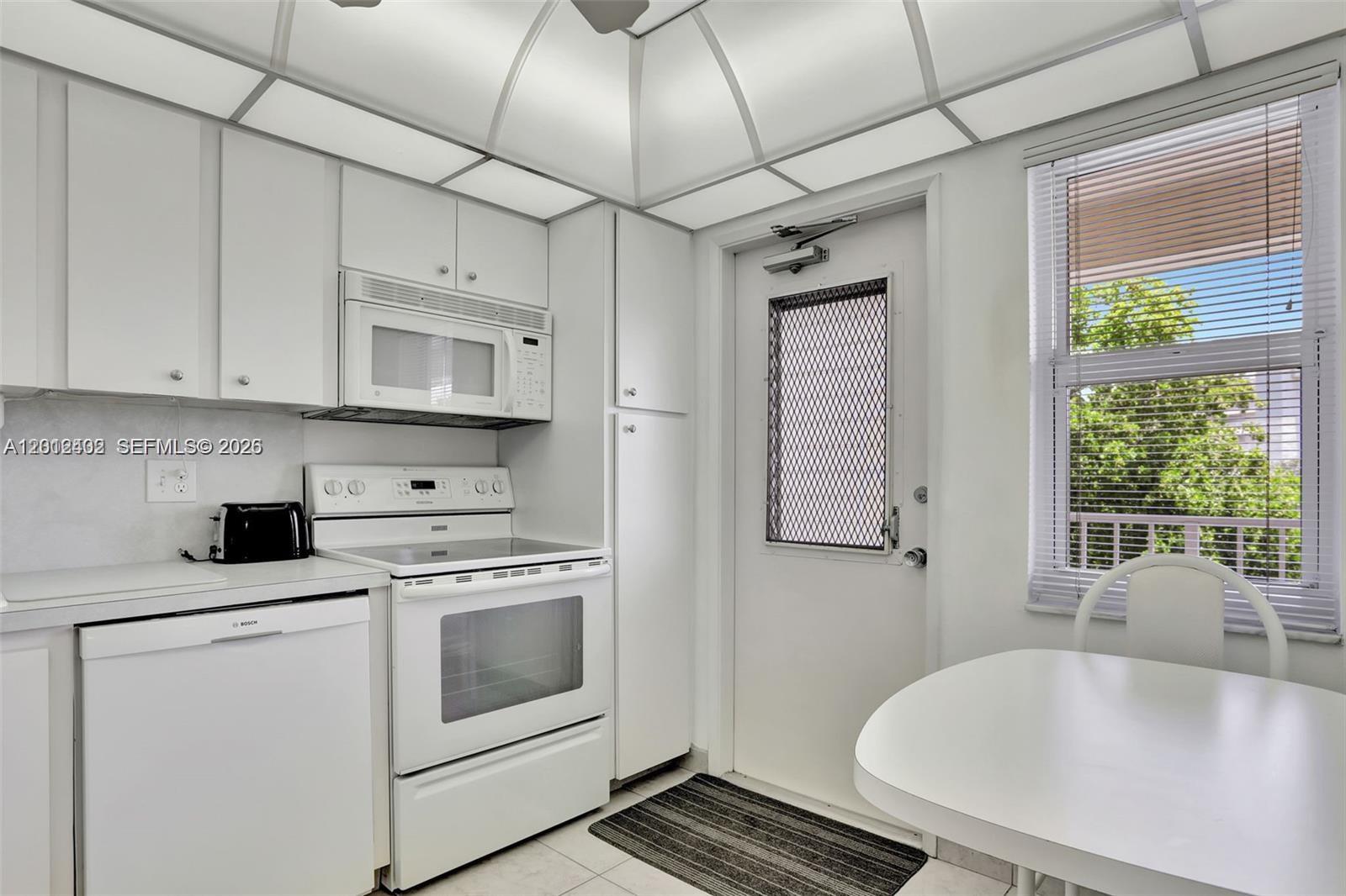NO 49 PALM-AIRE COUNTRY C - Residential