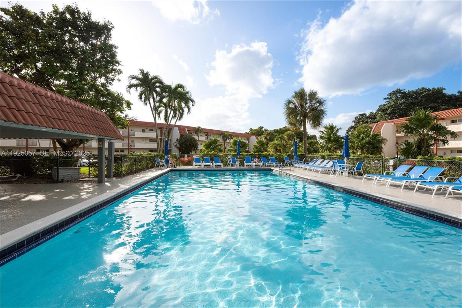 HOLLYBROOK GOLF AND - Residential