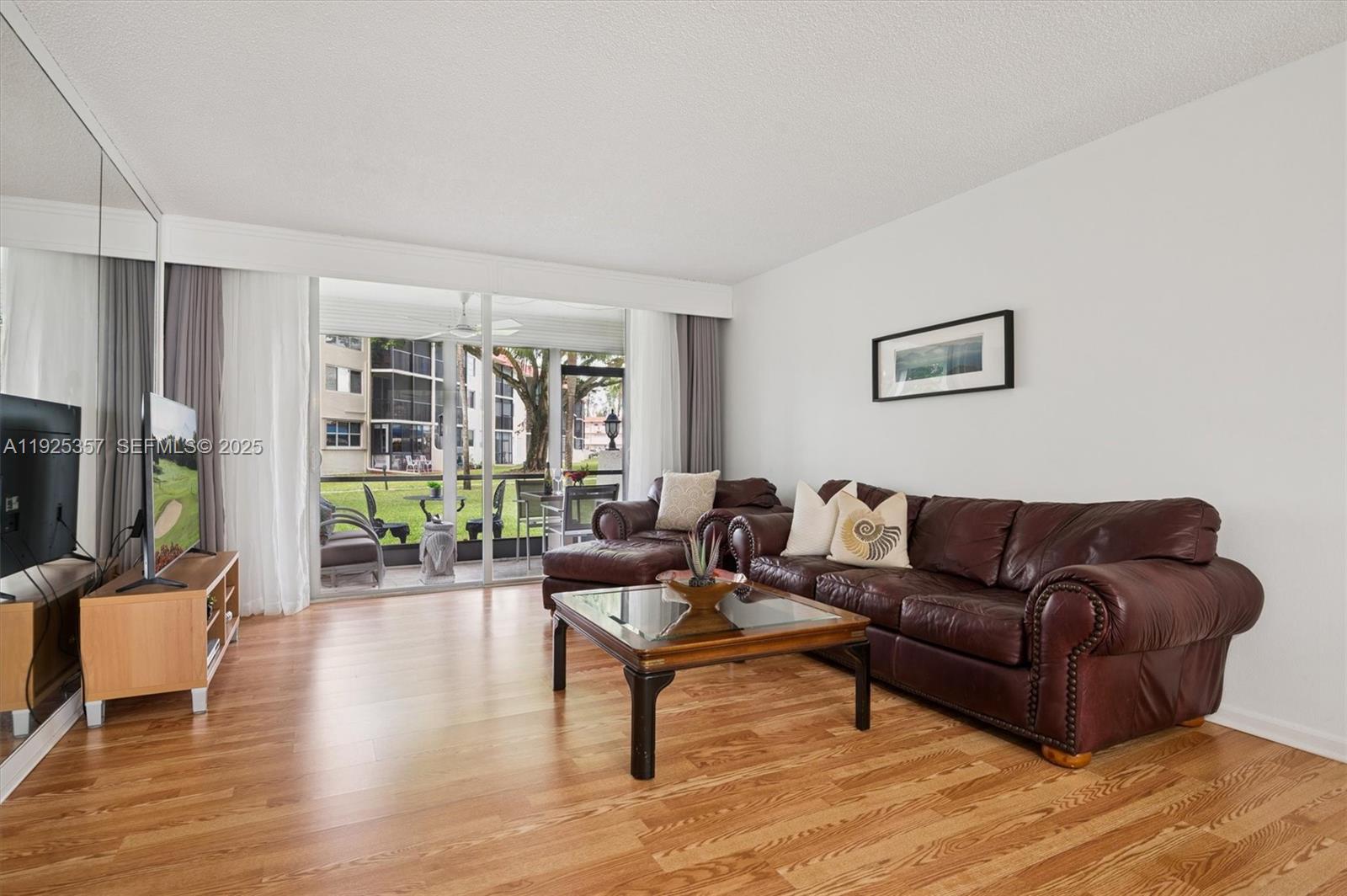 HOLLYBROOK GOLF AND - Residential
