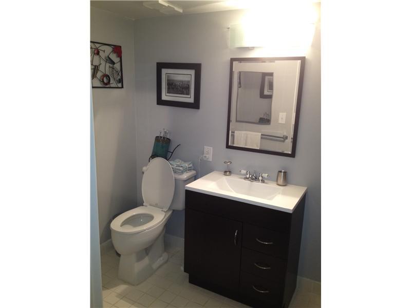 MADISON DOWNTOWN CONDO - Residential Lease