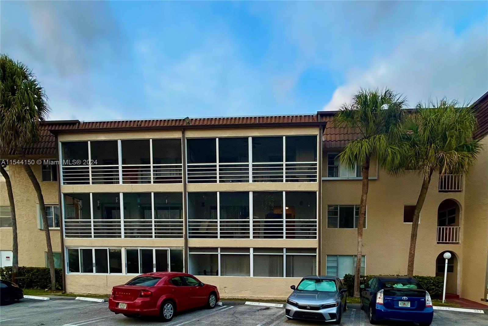 Beautiful unit in the heart of Coral Springs. Tile floor, open kitchen with steel appliances, spacious balcony, nice community pool. The interiors exude modern elegance, creating an inviting atmosphere. Move-in ready, this condo is your passport to a vibrant lifestyle. "Schedule a showing today."