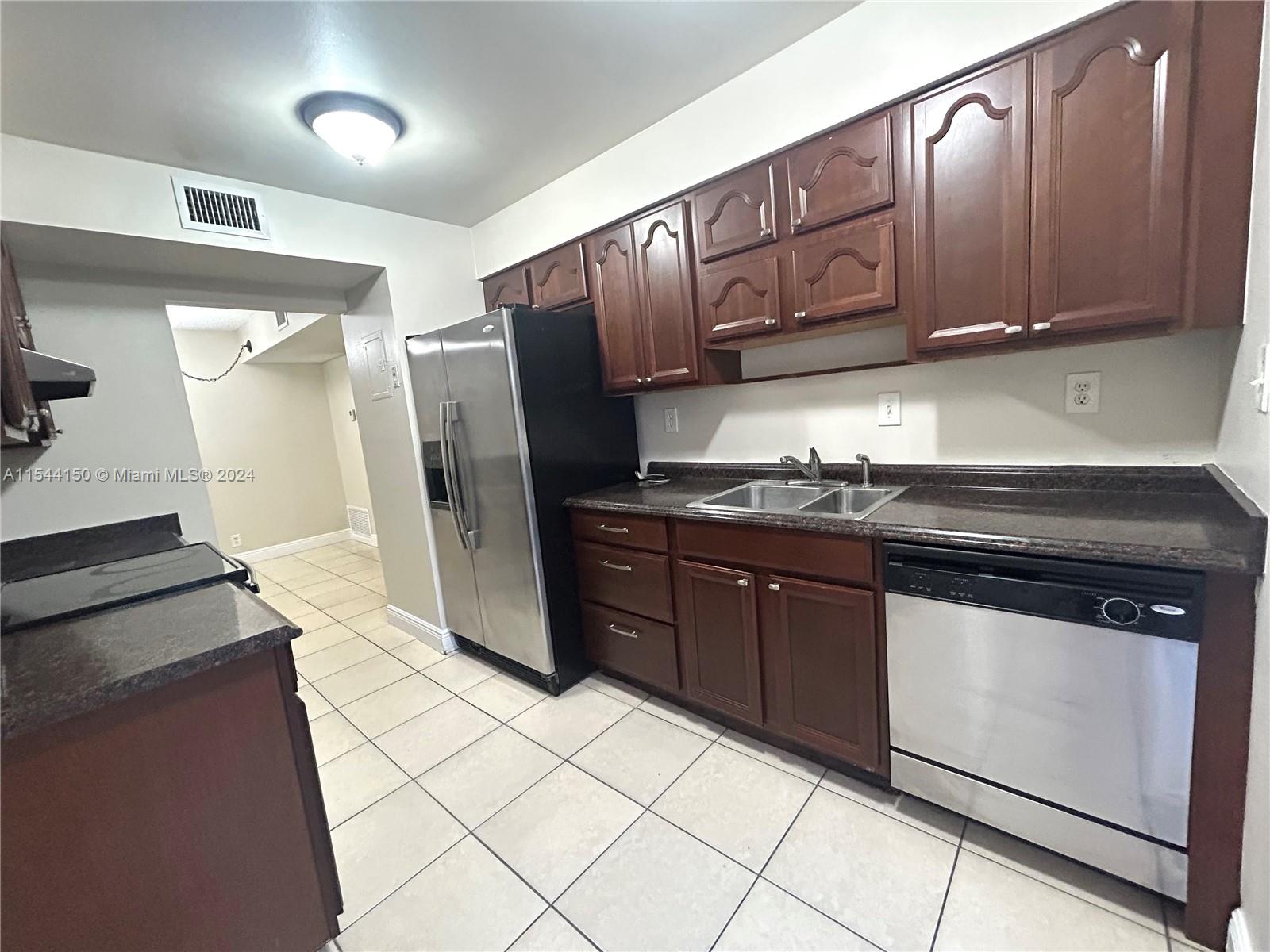 CORAL GARDENS CONDO - Residential Lease