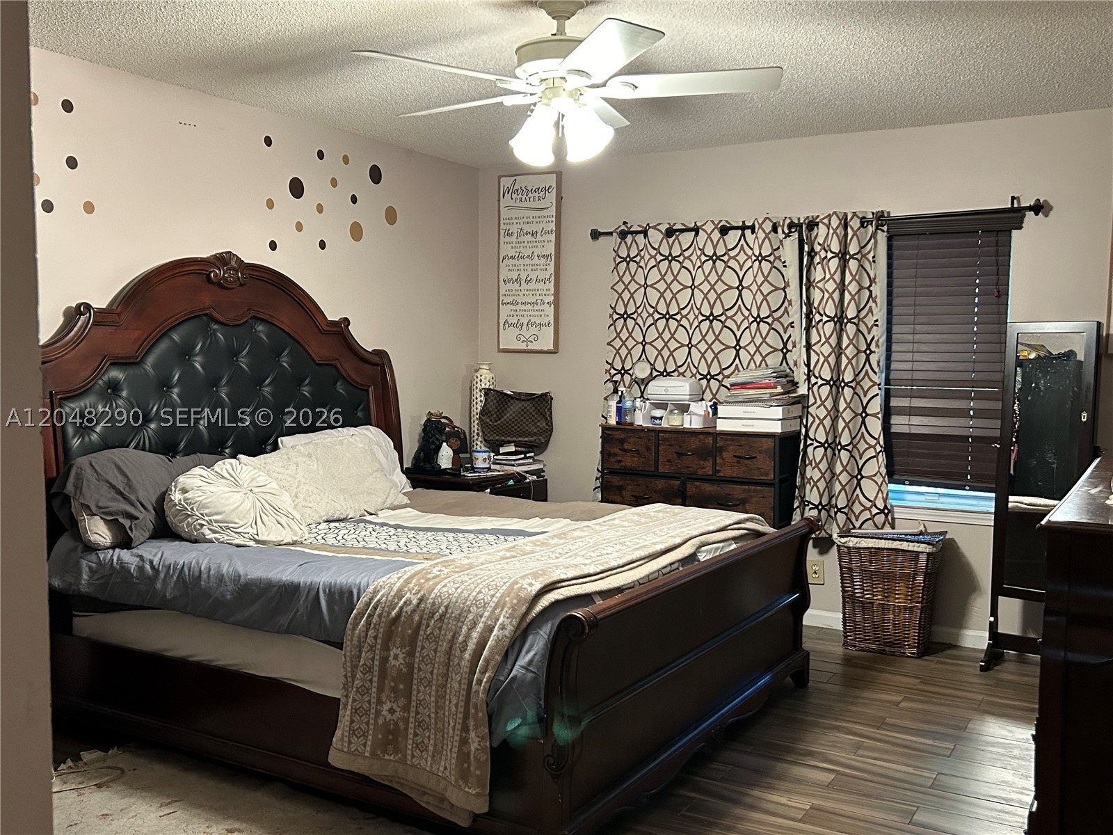 OAK WOOD - Residential