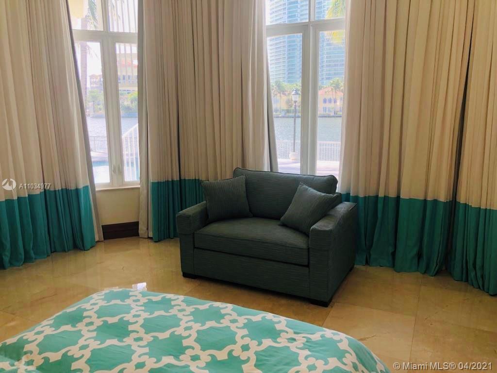 GOLDEN BEACH SEC D - Residential