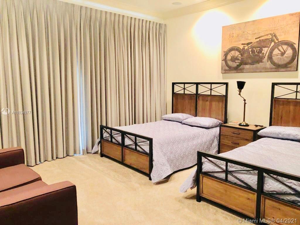 GOLDEN BEACH SEC D - Residential