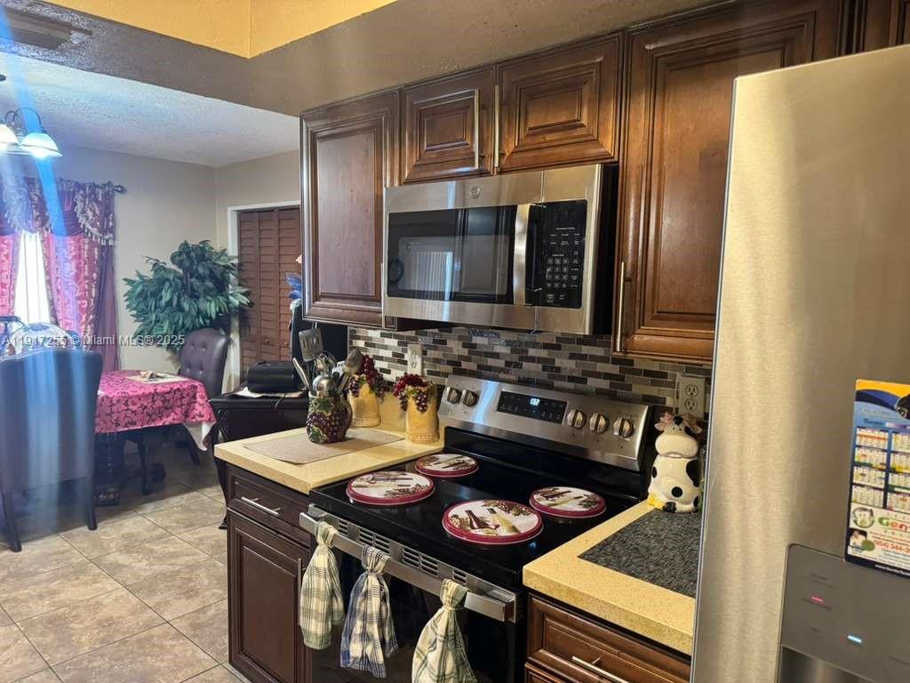 OAKLAND HILLS 4TH SEC - Residential