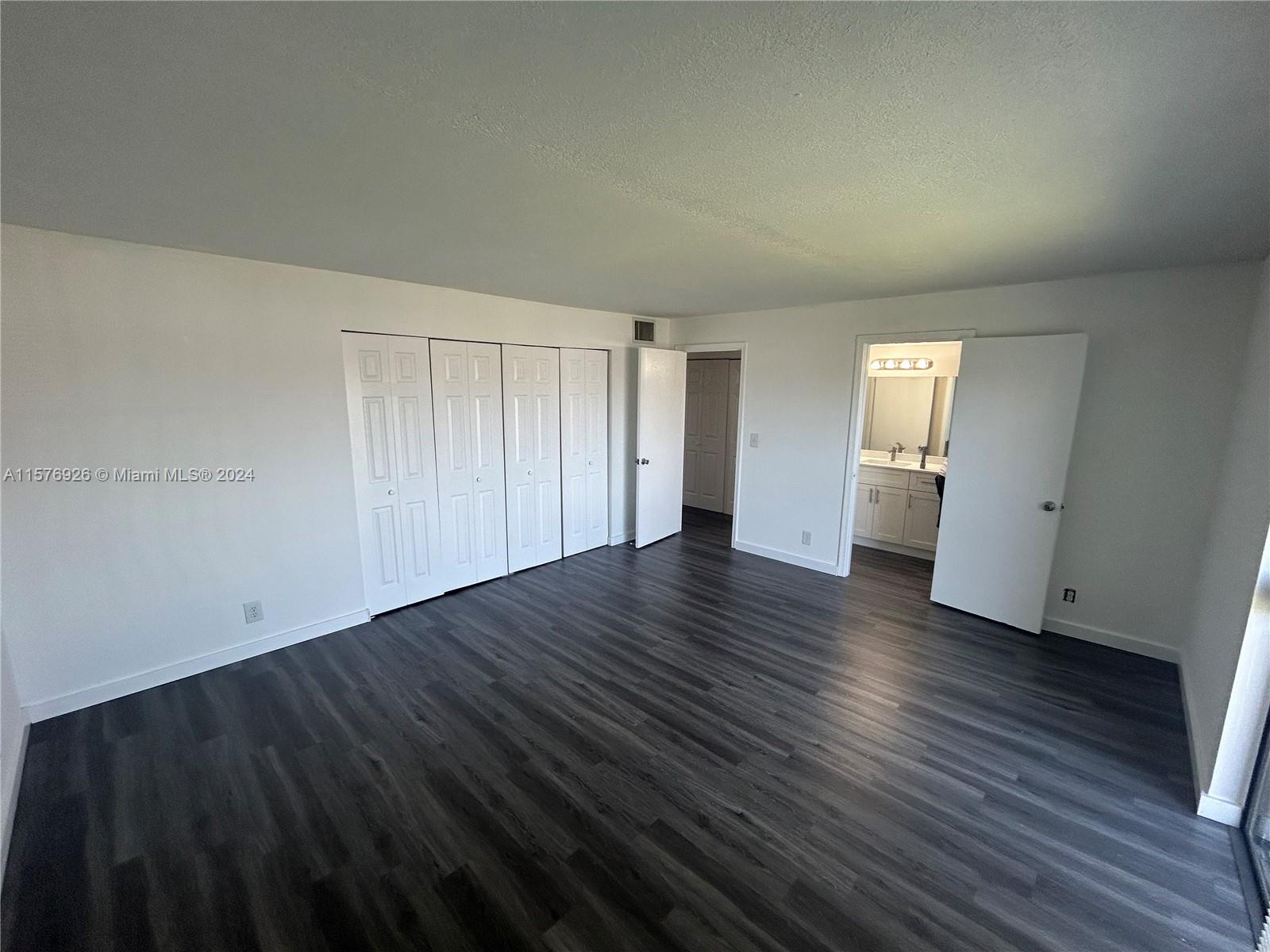 PALM VILLAGE CLUB CONDO - Residential Lease