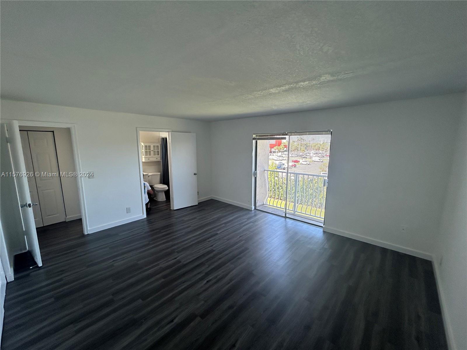 PALM VILLAGE CLUB CONDO - Residential Lease