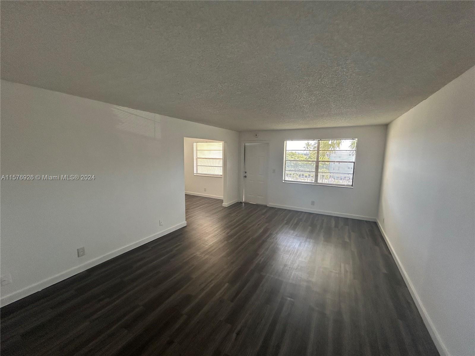 PALM VILLAGE CLUB CONDO - Residential Lease