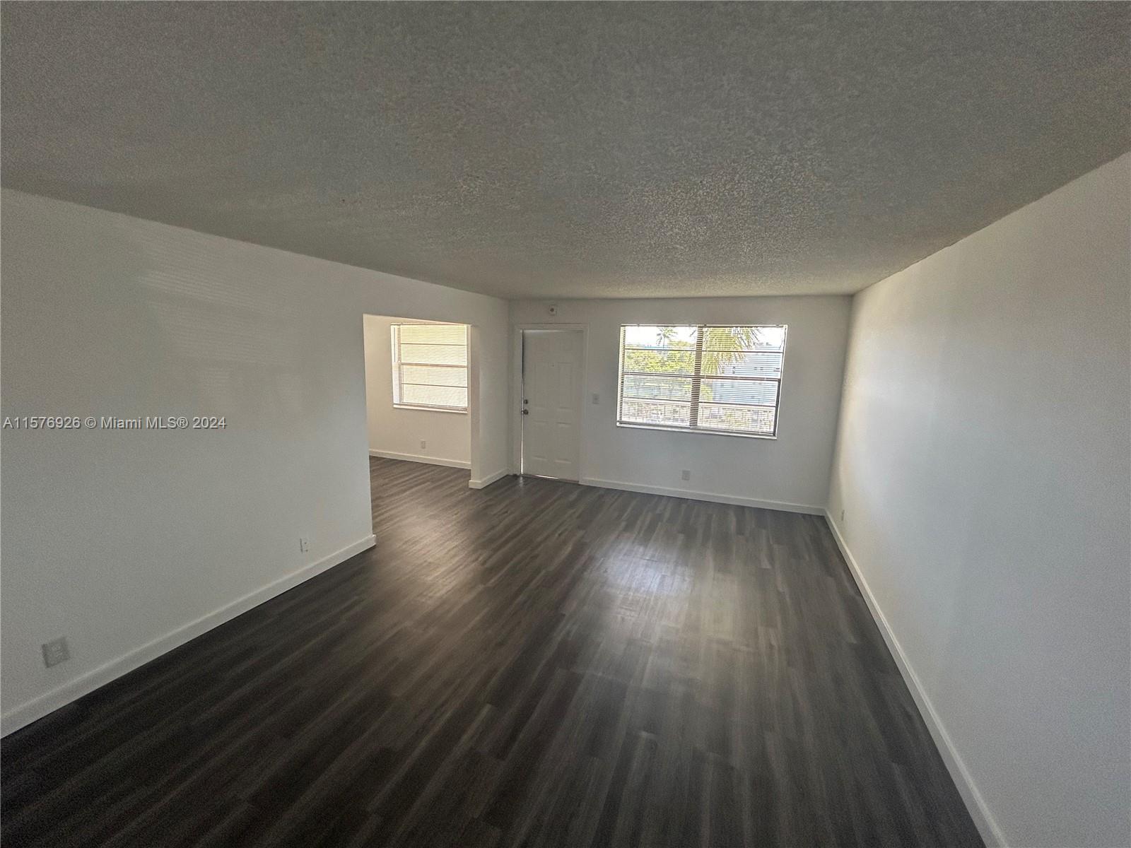 PALM VILLAGE CLUB CONDO - Residential Lease