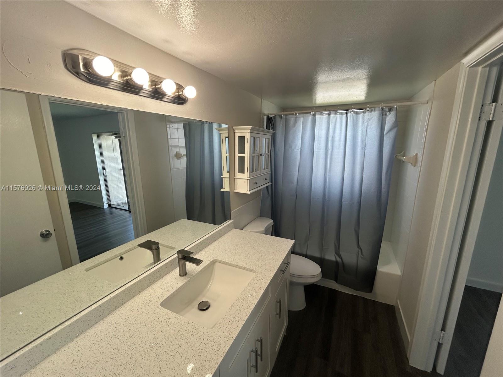 PALM VILLAGE CLUB CONDO - Residential Lease