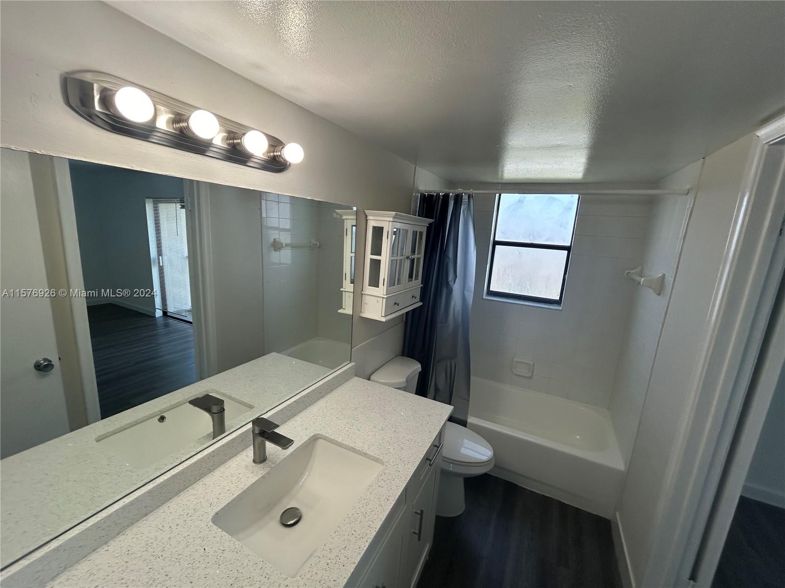 PALM VILLAGE CLUB CONDO - Residential Lease