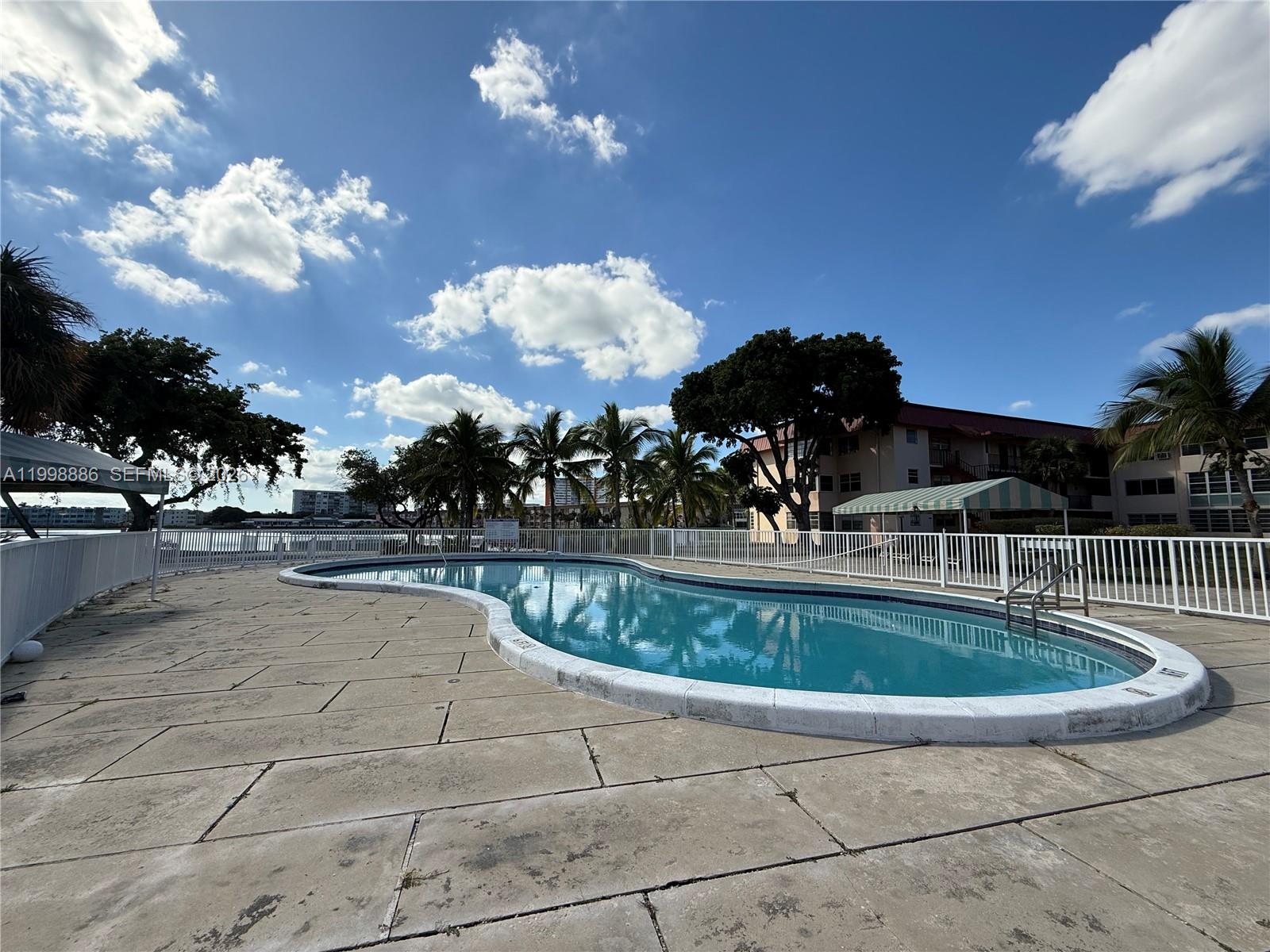 FIFTH HORIZONS CONDO - Residential