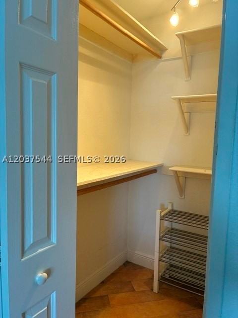 ISLAND POINTE CONDO - Residential