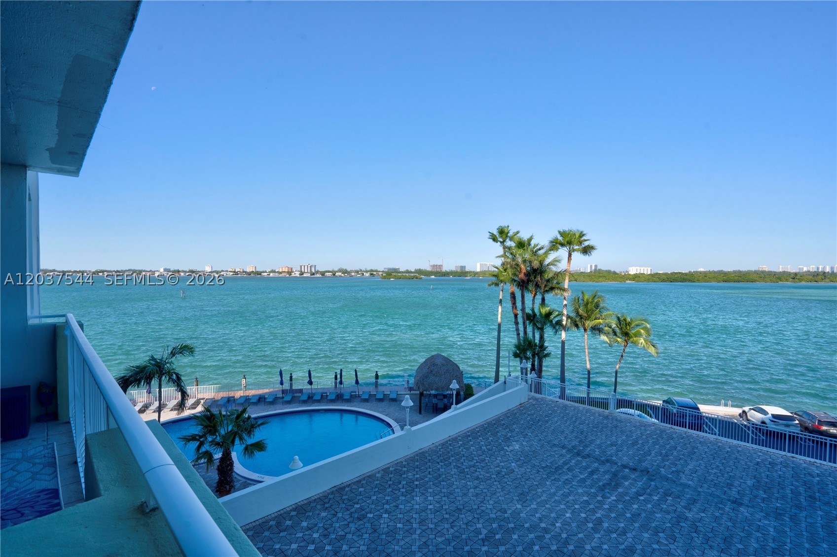 ISLAND POINTE CONDO - Residential