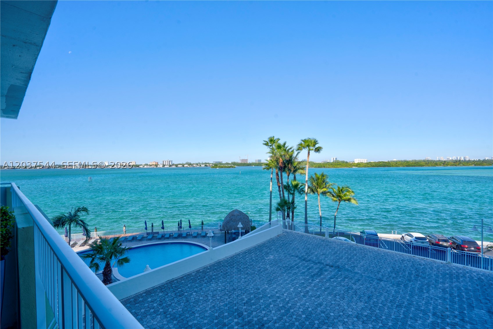 ISLAND POINTE CONDO - Residential