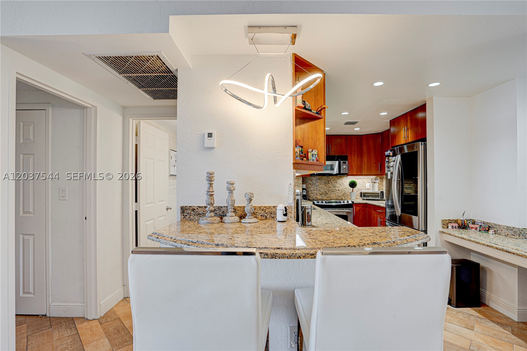 ISLAND POINTE CONDO - Residential