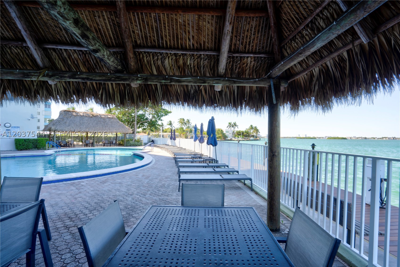 ISLAND POINTE CONDO - Residential