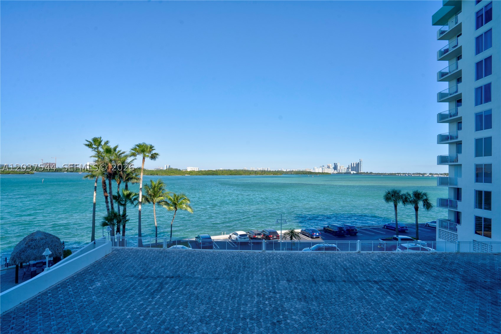 ISLAND POINTE CONDO - Residential